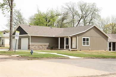 902 N 9th St, Neodesha, KS 66757 - photo 3