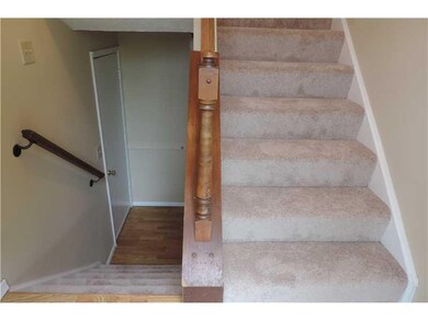 Entry/Foyer.
