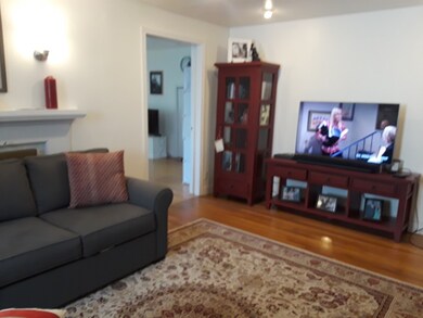 122 Westbourne Terrace unit Top, Brookline, MA 02446 - photo 5