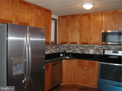 1044 N Dupont St, Wilmington, DE 19805 - photo 4