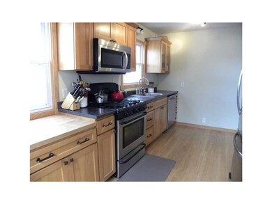 1411 9th St NW, Cedar Rapids, IA 52405 - photo 4