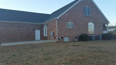 1338 Willow Downs Ct, Asheboro, NC 27205 - photo 2