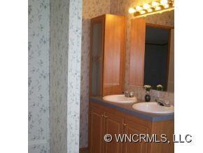 51 Bittersweet Dr, Hendersonville, NC 28792 - photo 7