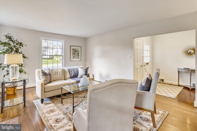 6205 Dunrobbin Dr, Bethesda, MD 20816 - photo 6