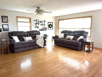 17234 Balltown Rd, Sherrill, IA 52073 - photo 4