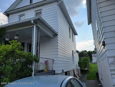 315 Smith St, Dupont, PA 18641 - photo 4
