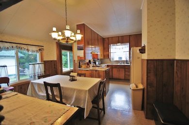 4Kitchen & Dining Rooms