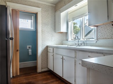 11 Sagamore St, Newport, RI 02840 - photo 6