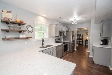 12972 Whitehaven Ln, Fishers, IN 46038 - photo 7