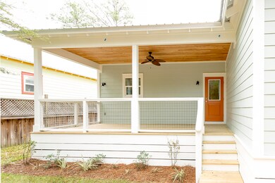 E Pt Washington- Back Porch
