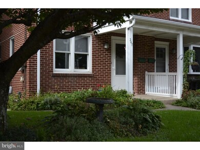 247 E Summit St, Souderton, PA 18964 - photo 2