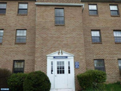 171 Riversedge Dr, Norristown, PA 19403 - photo 2