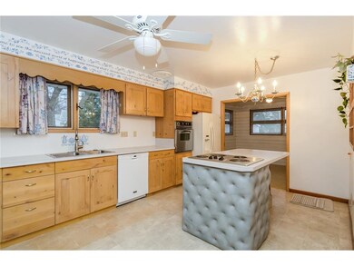 341 22nd St NW, Cedar Rapids, IA 52405 - photo 7