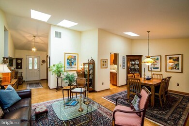 4935 Pale Orchis Ct, Columbia, MD 21044 - photo 4