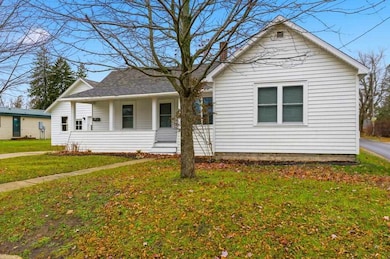 412 Ingalls Ave, Petoskey, MI 49770 - photo 2