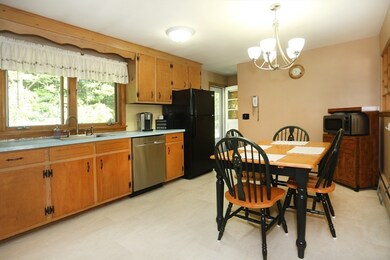 4 Hart Cir, Georgetown, MA 01833 - photo 5