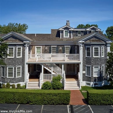 Captain Huxford Cottage