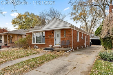 7668 Cortland Ave, Allen Park, MI 48101 - photo 2