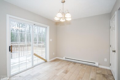 05_617SilverLakeRoad_358_BreakfastArea_H