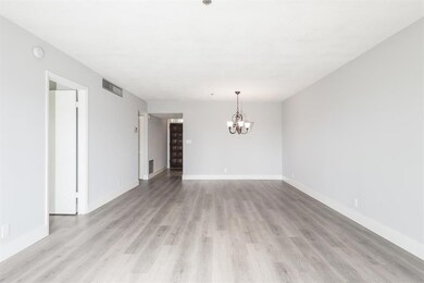 Must See Property-large-021-12-19-1498x1
