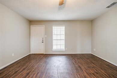5005 Green Tree Ln unit B, Joshua, TX 76058 - photo 4