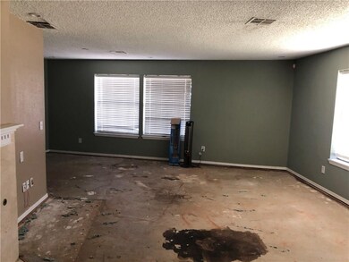 5801 N Seminole Ct, Warr Acres, OK 73132 - photo 3