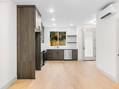 5213 SW Vacuna St, Portland, OR 97219 - photo 5