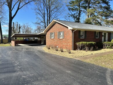 605 Henley St, Manchester, TN 37355 - photo 2