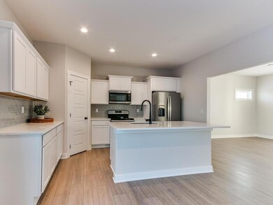 1617 Ledges Dr-21