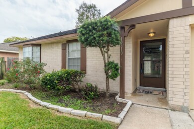 10610 Kirkglen Dr, Houston, TX 77089 - photo 4