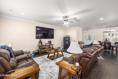 8213 Campbells Pt