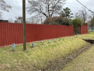 8202 Schneider St, Houston, TX 77093 - photo 5