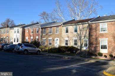 9541 Saluda Ct, Lorton, VA 22079 - photo 2