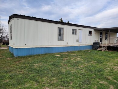 390 Leatherwood Ln, Poolville, TX 76487 - photo 4