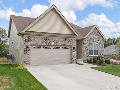 116 Columbia Meadows Ln, O'Fallon, MO 63366 - photo 2