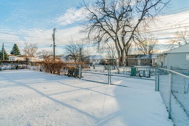 1041RiverviewAve_0010