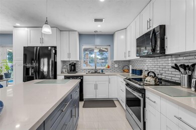 9340 SW 178th St, Palmetto Bay, FL 33157 - photo 6