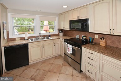 4206 Minstrell Ln, Fairfax, VA 22033 - photo 6