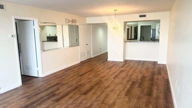 Waterford Plaza unit 407, Memphis, TN 38103 - photo 3