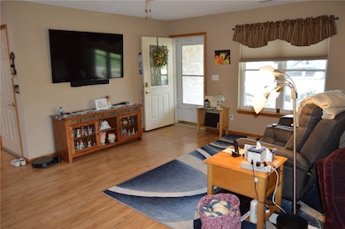 1509 12th Ave, Vinton, IA 52349 - photo 4