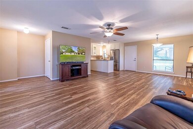 5010 Comanche Dr, Granbury, TX 76049 - photo 6