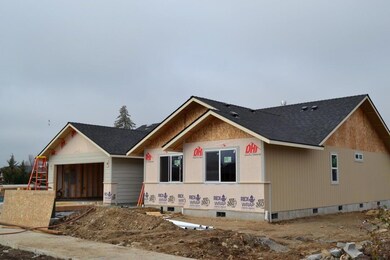 2928 Naples Dr, Grants Pass, OR 97527 - photo 2