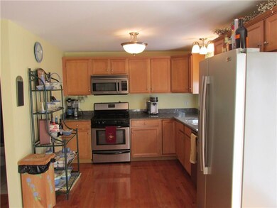 Stainless steel appliances, granite...