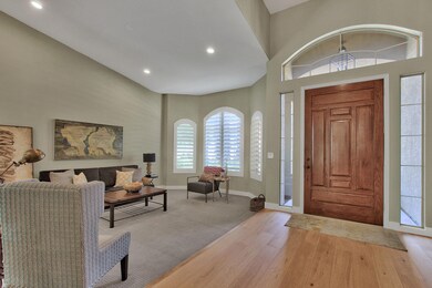 Entry/Living Room