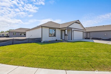311 Sandy Loop, Moses Lake, WA 98837 - photo 2