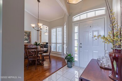 6 Foyer