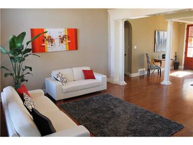 Another view of the living room.  Notice the colum