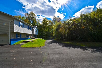 208 Annette Marie Dr, Long Pond, PA 18334 - photo 3