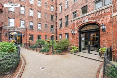 44-14 Newtown Rd unit 1O, Astoria, NY 11103 - photo 7