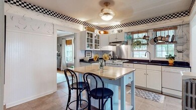 5 Havelock Rd, Worcester, MA 01602 - photo 2